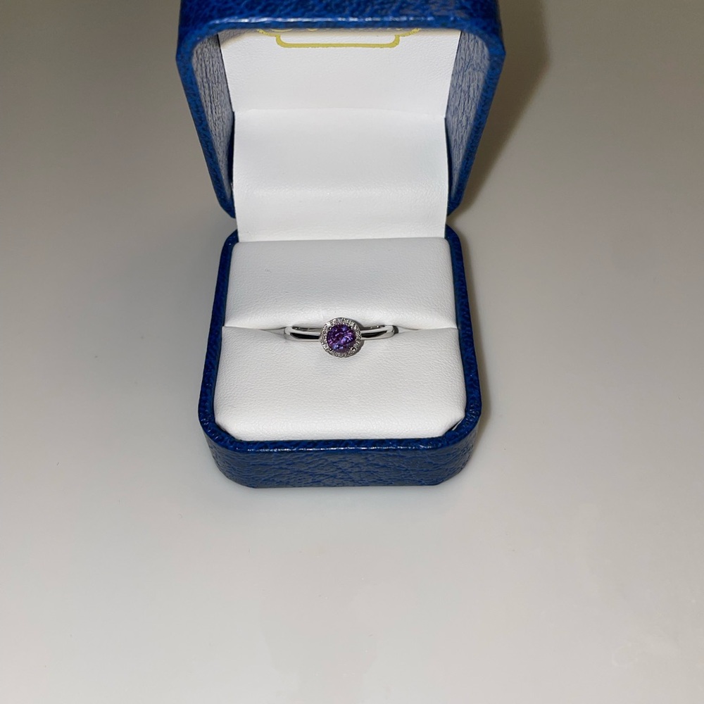 Elegant Blue/Purple Gemstone Ring